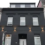 Luxury - Ia - Modernes Twin-apartment Iii Stock