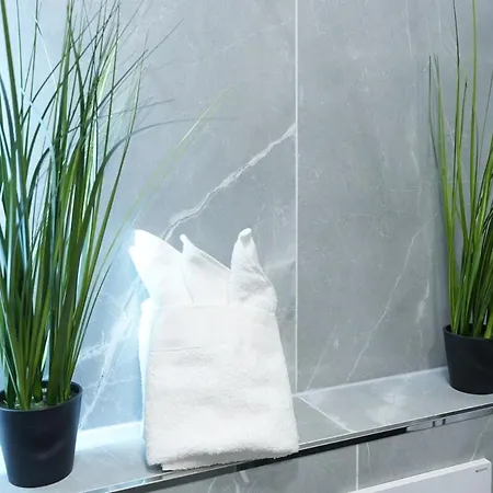 Luxury - Ia - Modernes Twin-apartment Iii Stock