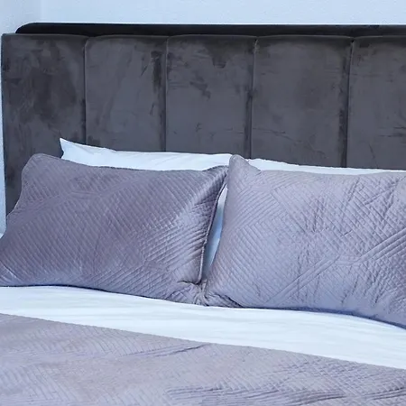 Luxury - Ia - Modernes Twin-apartment Iii Stock *